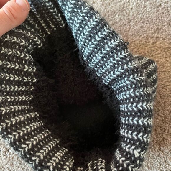 The North Face Women’s Knit Beanie - Picture 3 of 5